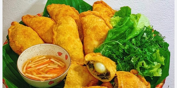 Cô Hồng - Nem Thính Tai, Bánh Bèo & Bánh Gối