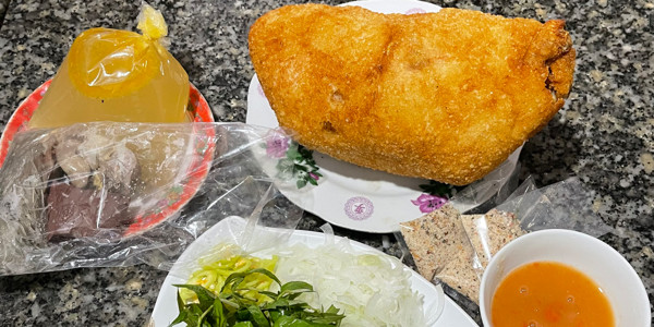 Quán Cơm Gà Miếu Đôi - Hùng Vương