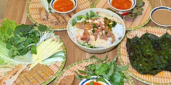 Nem Nướng Quy Nhơn Hai Hảo - 25 Hoàng Hoa Thám