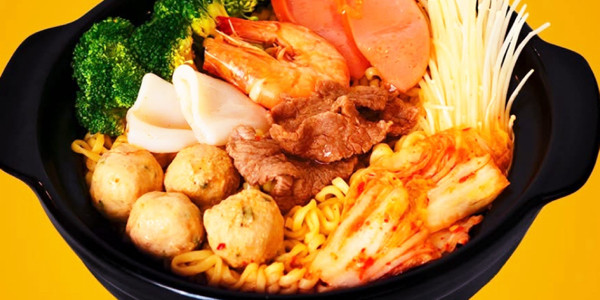 Chân Gà Núp Hẻm Q12