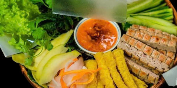 Nem Nướng Trang Xuân - Hoàng Ngọc Phách