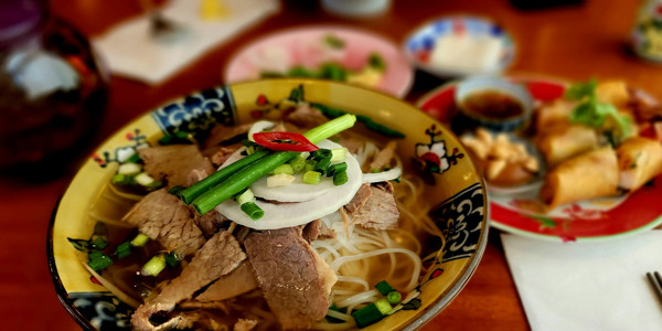 Phở Huy - Lẩu Gà Thuốc Bắc & Lẩu Bò Nhúng Mẻ - Thái Hà