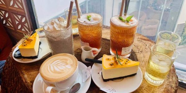 Tiệm Cà Phê Đợi Xíu