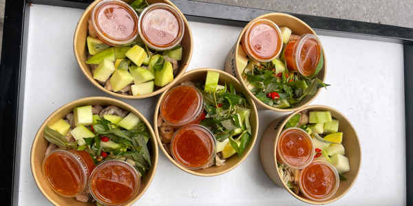 Chân Gà & Hến Xúc Bánh Đa - Mến Thì Đến