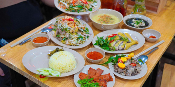 Cơm Gà Hải Nam Tam Kỳ 142 - Cháo, Gỏi & Miến Gà Trộn - 75 Trường Sơn