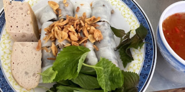 Bánh cuốn nóng - Út Mai . 31 nguyễn văn hoa kp2 ,p thống nhất