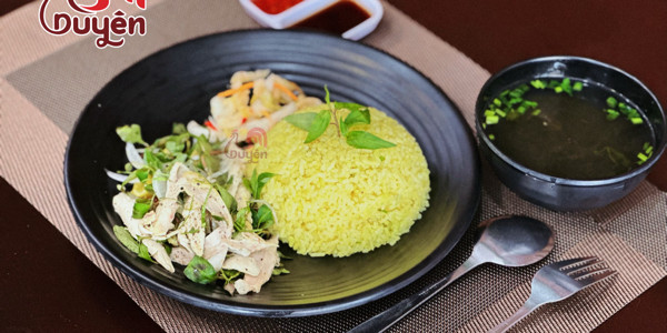 Duyên - Cơm Gà Xối Mỡ - Núi Thành