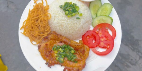 Cơm Tấm - Cơm Phần Cô Mai - Tân Kỳ Tân Quý