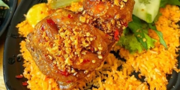 Bảo Như Cơm Gà Xối Mỡ