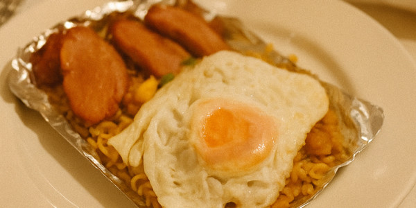 Bếp Min - Mỳ Indomie & Cơm Bò Nhật Bản - Bách Khoa