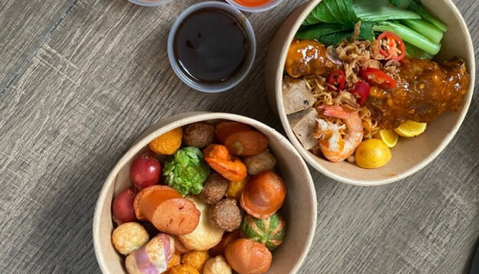 Indonal - Mì Trộn & Xiên Que - Phố Son Toản