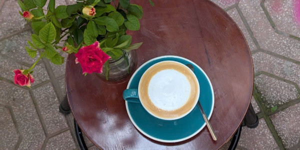 Dưới Hiên Nhà - Cà Phê