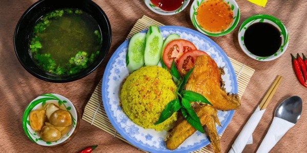 Cơm Gà Trình 52 - Cơm Gà Xé Phay Dĩ An