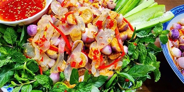 Cua Cà Mau - Trần Hoàng Na