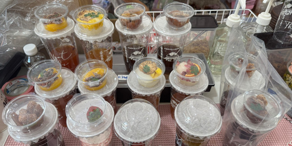 Tiệm Chè Mát Mát - Khúc Bạch & Trà