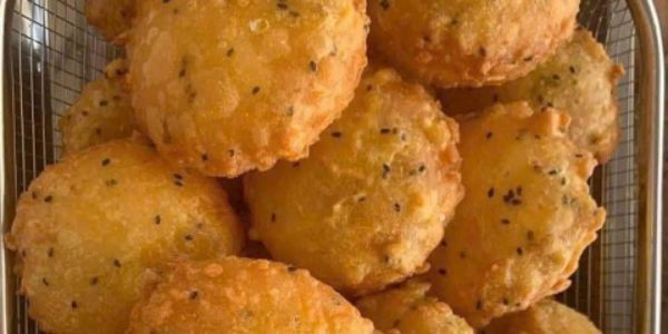 Bánh Chuối Chiên, Trà Tắc & Nước Ép - Trinh Võ