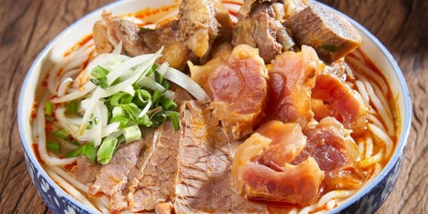 Bún Bò Thuỷ - Lạc Long Quân