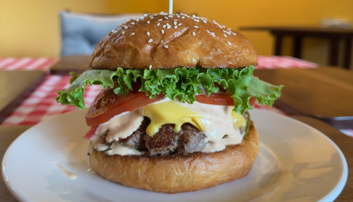 Happy Bites Burger Bar - Burger - Hồ Xuân Hương