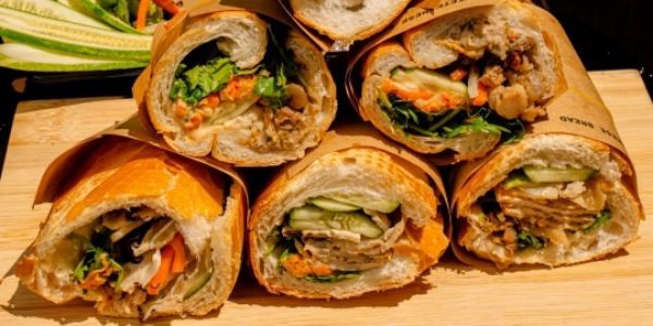 Bánh Mì PHA - Xôi Pate, Mì Trộn Indomie & Coffee - Nguyễn Kiệm