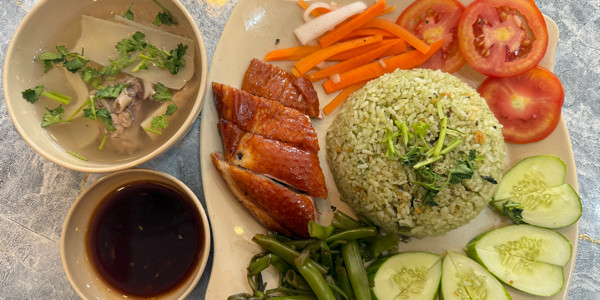 Vịt Quay Tỳ Bà Da Giòn Tao Ngộ - Cơm Chiên Lá É