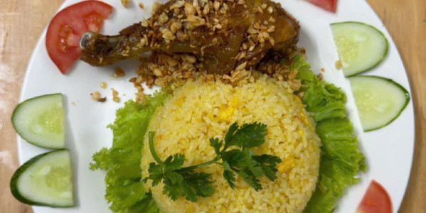 Cơm Gà Xối Mỡ Tuấn Phong
