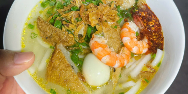 Bánh Canh Chả Cá Nha Trang - Tiệm Tuyết