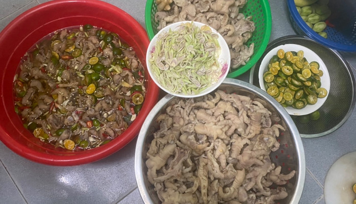 Ăn Vặt Cô Thỏ - Chân Gà Sả Tắc & Chân Gà Sốt Thái - Tạ Quang Bửu