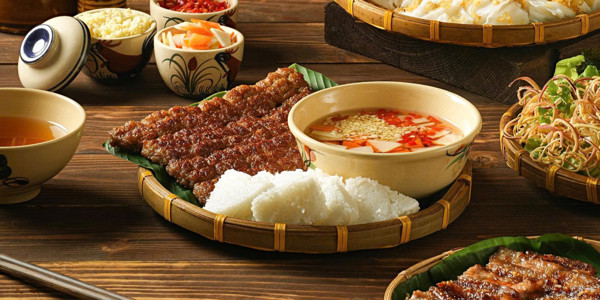 Bún Chả &  Bánh Cuốn Mẹt Hoa Lư