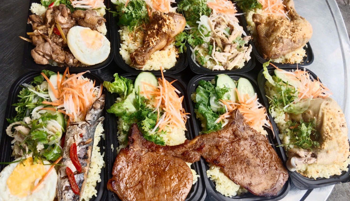 CƠM CHIÊN GÀ XỐI MỠ, GÀ XÉ & GÀ ROOTI - SƯỜN BA NGON 2 - 121B CHU VĂN AN