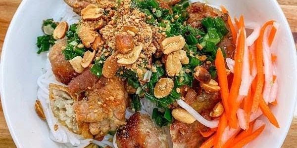 Quán Chuẩn - Bún Thịt Xào & Bánh Ướt