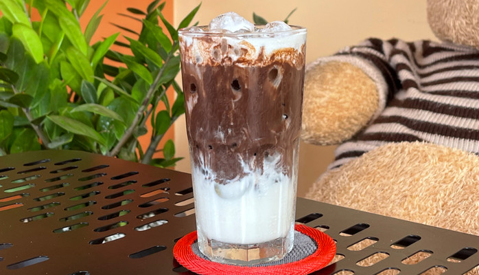 Tiệm Cà Phê Bình Yên - Cà Phê & Trà - Hẻm Đá Đậu Ngô Gia Tự