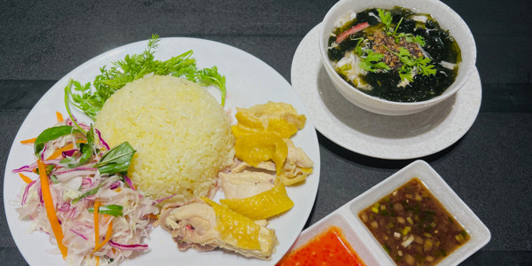 CƠM GÀ XÁ XÍU & TRÀ SỮA RICH TEA - Cầu Trần Hoàng Na