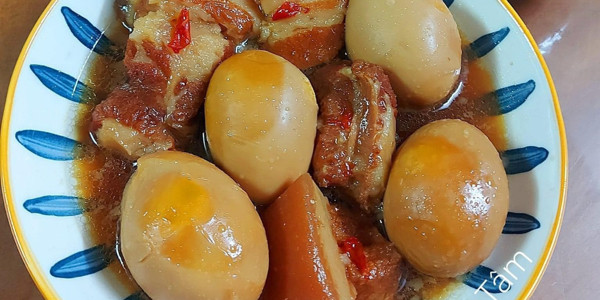 Cơm Sườn Muối & Heo Quay - Cô Trâm