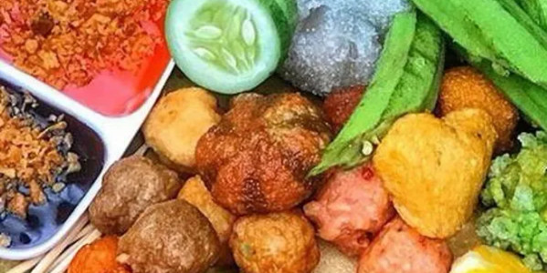 Ăn Vặt Rẹt Đùng - Chân Gà, Cá Viên Chiên Mắm & Mì Trộn