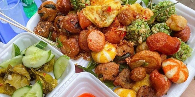 Quán NGON - Cá Viên Chiên & Ăn Vặt Núp Hẻm - Hẻm 25 Đồng Ngọc Sứ