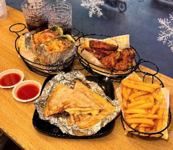 KUTA Wrap - Tacos & Chicken - 86A Lê Lợi