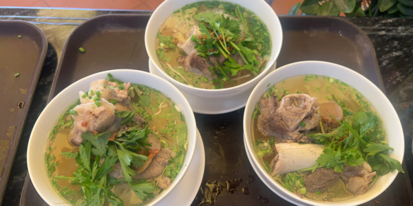 Hủ Tíu Nam Vang Cô 2 - Lê Hồng Phong