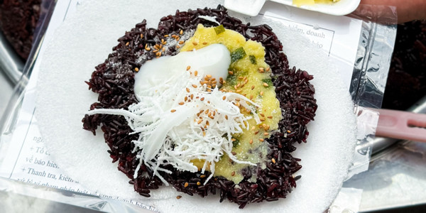 Xôi Nếp Than Quốc Huy