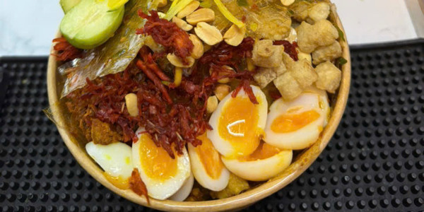 Ăn Vặt - Trần Văn Ơn