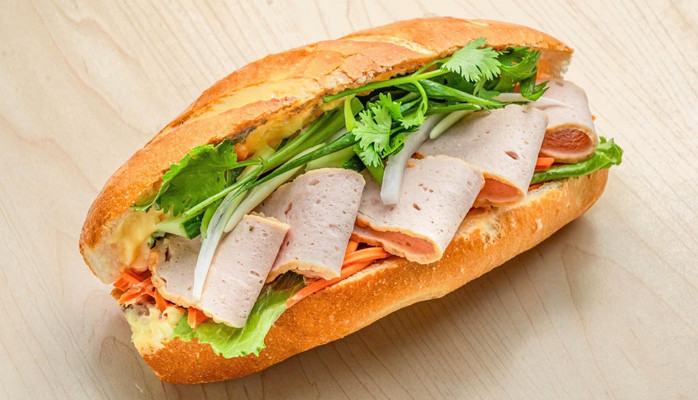 Trạm Bánh Mì & Cà Phê - Ga Huế - Bùi Thị Xuân