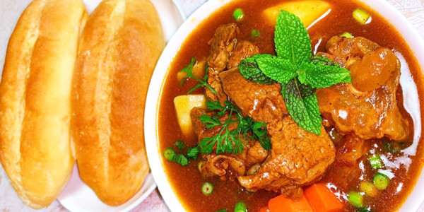 BẾP VŨ GIA - Bún Cá, Bánh Mì Bò Sốt Vang & Bánh Bao