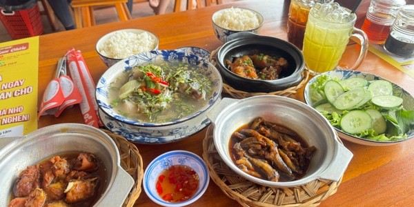 Quán Cơm Khói Lam Chiều