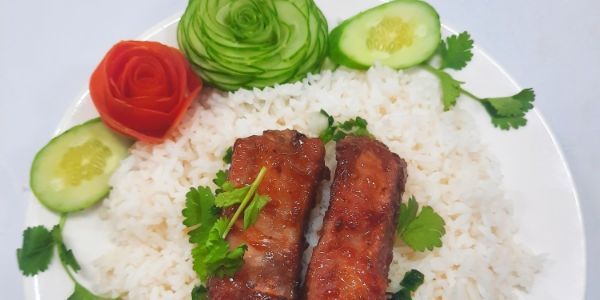 Cơm Hùng Đường 30/4 - Cơm Sườn Nướng Lu