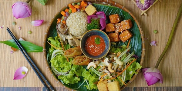 Nhà Hàng Chay Xanh - Nguyễn Trọng Tuyển