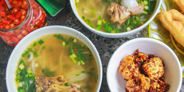 Bánh Canh Cá Lóc Huế & Cơm Sườn Nướng - Nhi