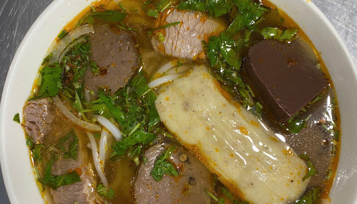 6 Đông - Bún Bò, Bún Riêu & Hủ Tiếu - 143 Châu Thị Kim