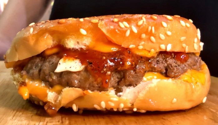 Hamburgers - Hamburgers Bò, Gà & Khoai Tây Lắc Phô Mai - 85 Phạm Văn Đồng