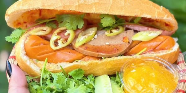 Bánh Mì Bà Hân