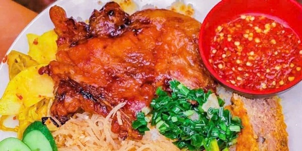 Cơm Tấm Hậu - Nguyễn Gia Trí