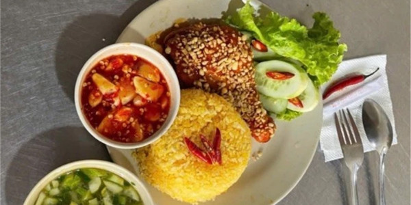 Cơm Gà Xối Mỡ 3 Hiếu